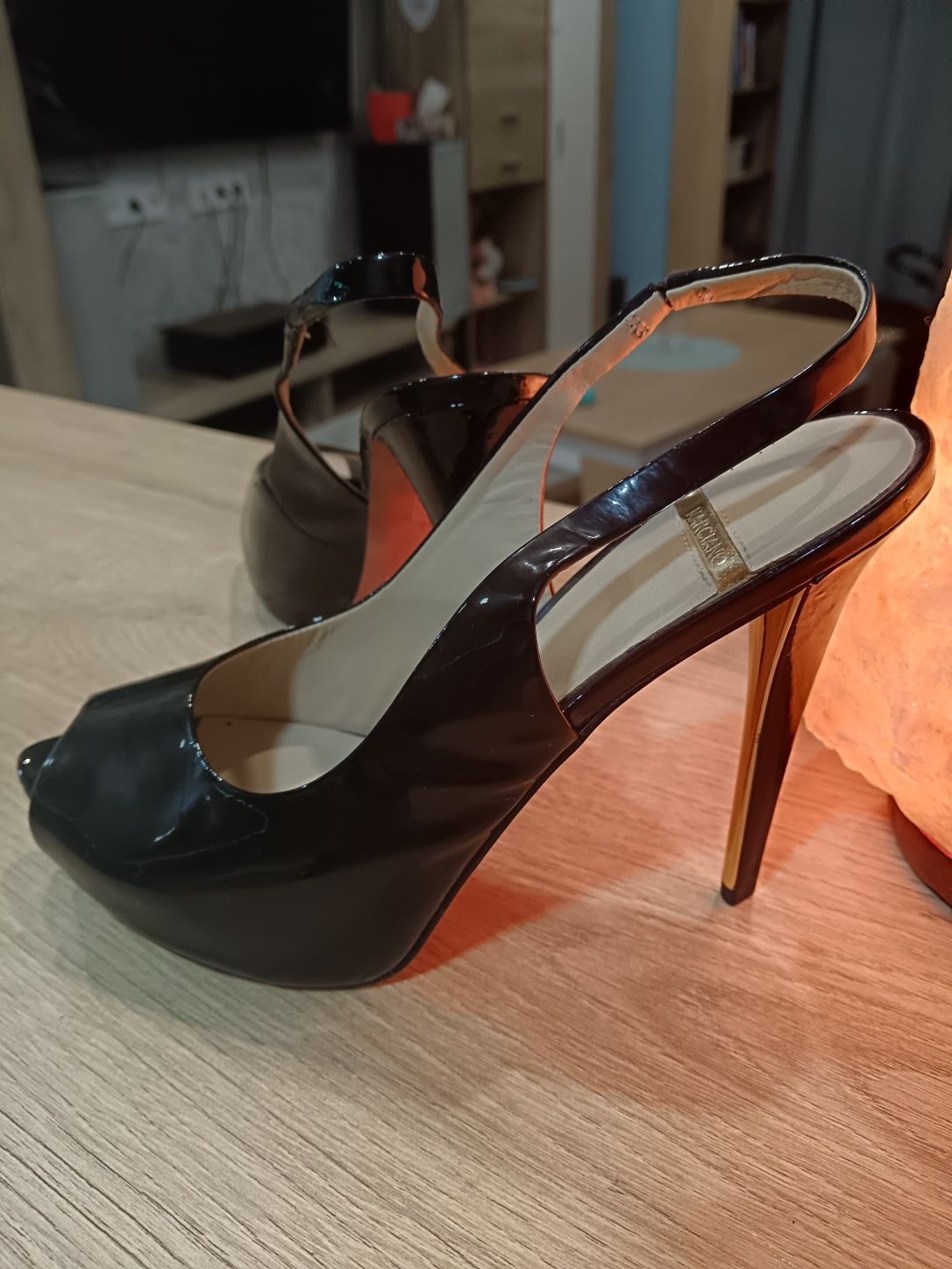 Дамски сандали  Guess Marciano