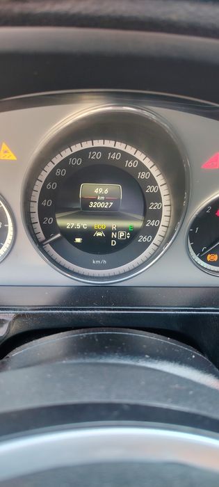 Mercedes e 350 din 2012 se poate da si in rate