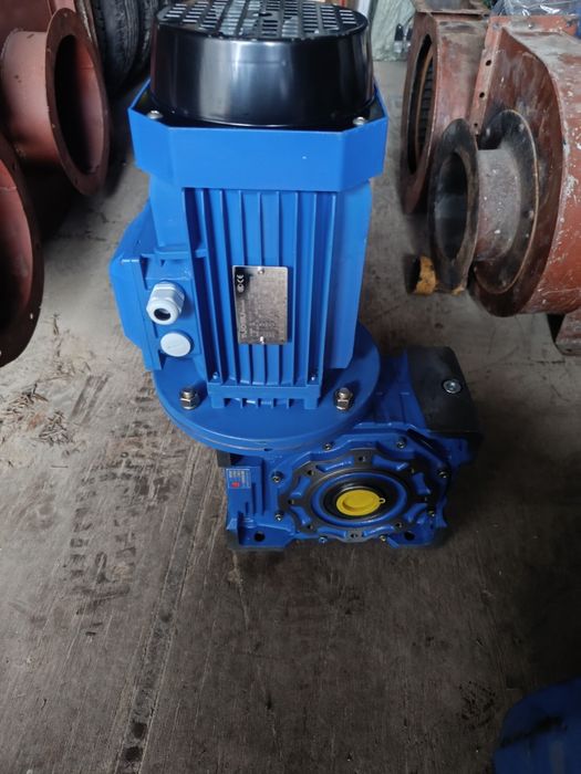 Мотор редуктор рв110 3кв 37 об/ мин новый