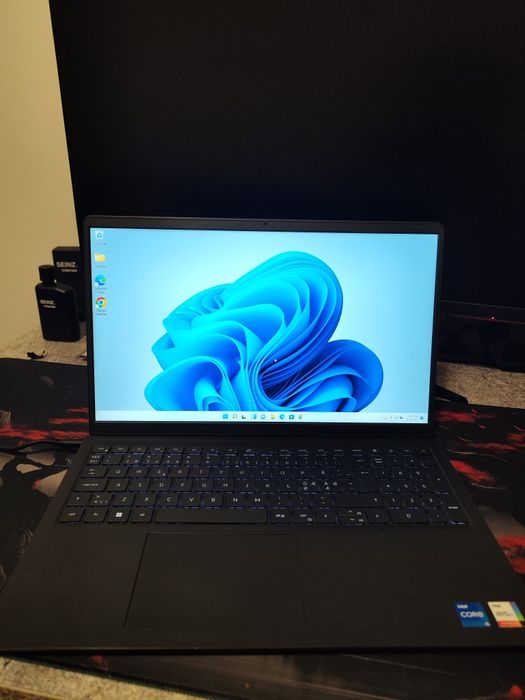 Laptop Dell Vostro 3520 i5-1235U 12th Gen