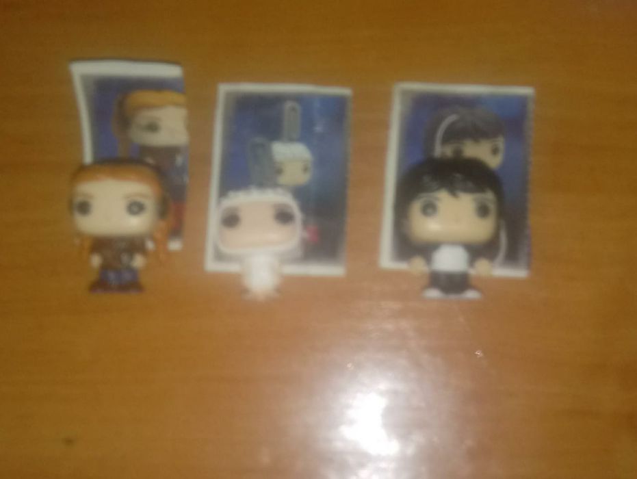 ОБМЕНЯЮ фигурки с киндера stranger things