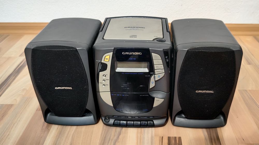 Combină muzicală radio cd casetofon Grundig piese