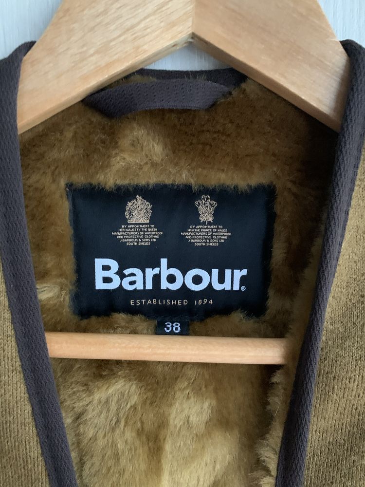 Barbour жилетка.