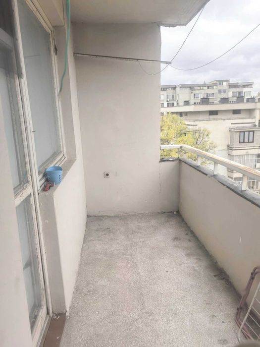 широк център - двустаен