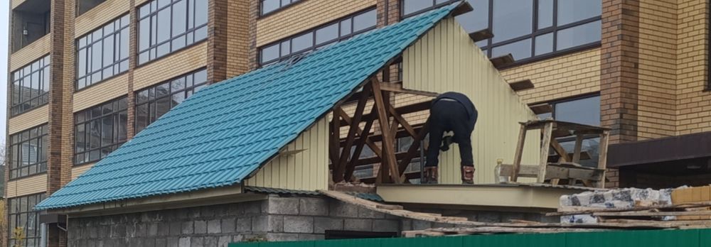 Черепица, пиломатериал.