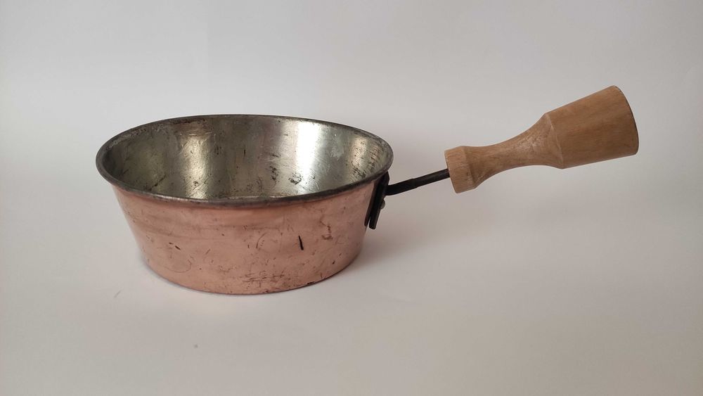 Стари медни съдове за готвене