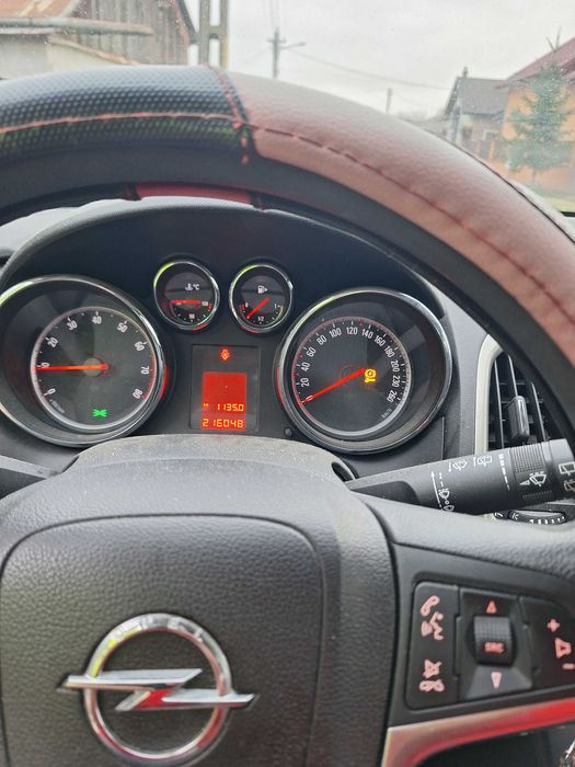 Opel astra din  2010