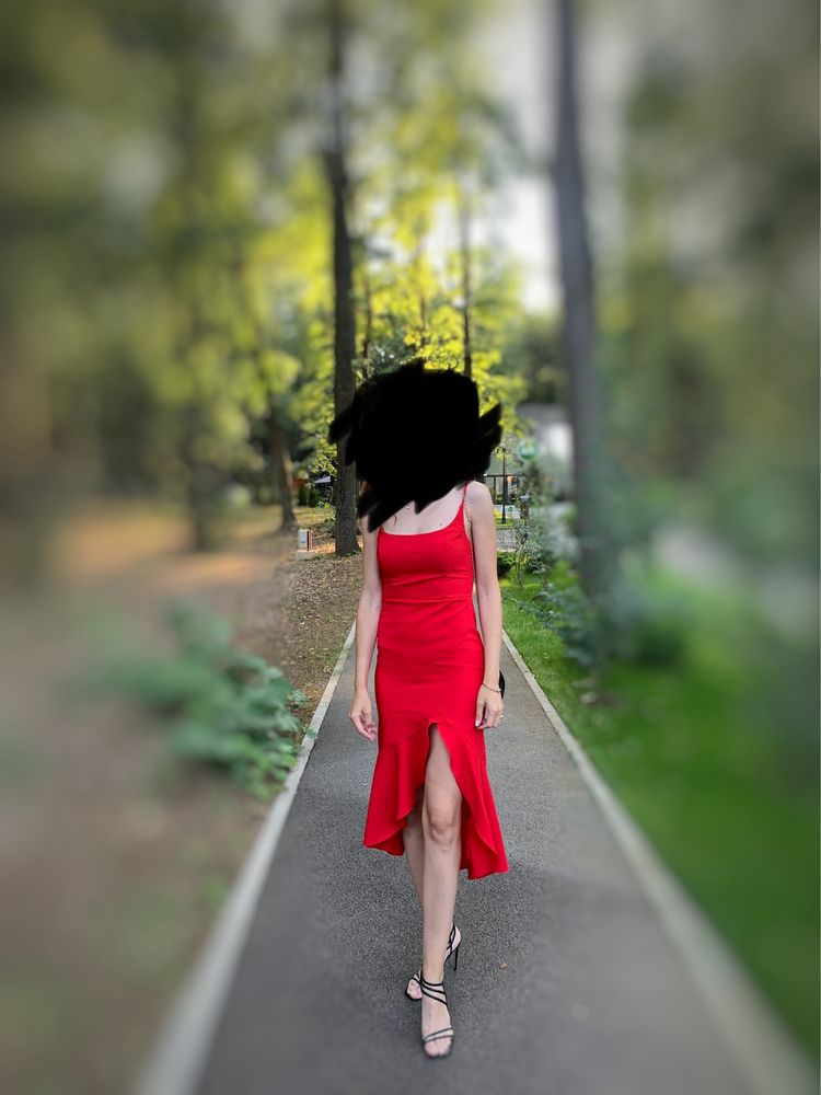 Rochie rosie marimea M - purtata o singura data