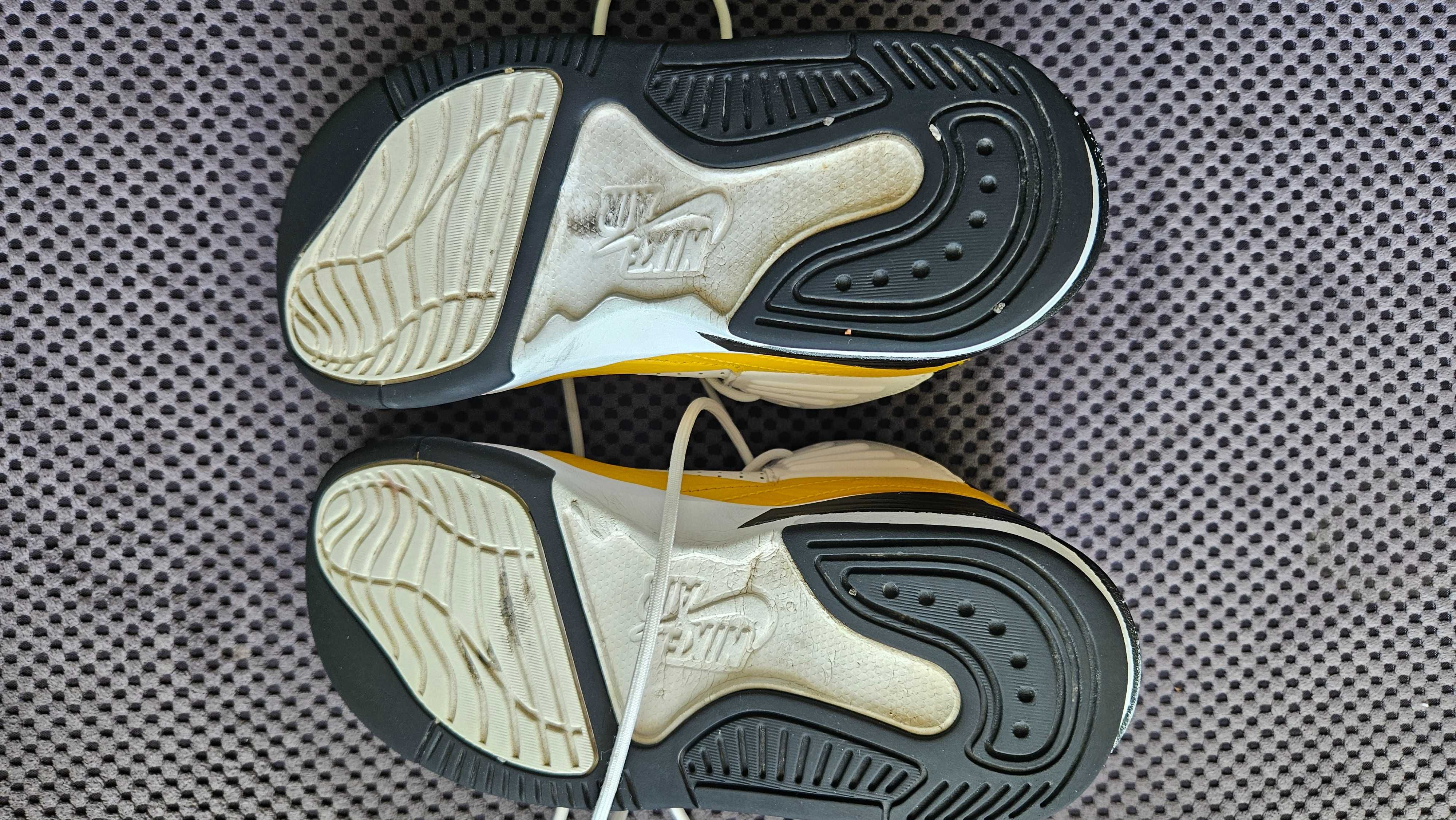 Маратонки Nike Jordan Max Aura 5 yellow 37,5
