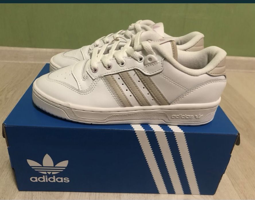 Дамски маратонки Adidas Rivalry low w