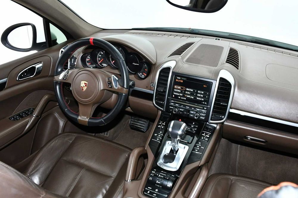 Porsche Cayenne 2012/Alb