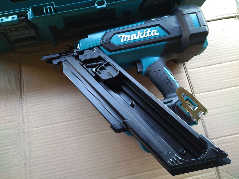 Makita DBN900ZK 18v LXT