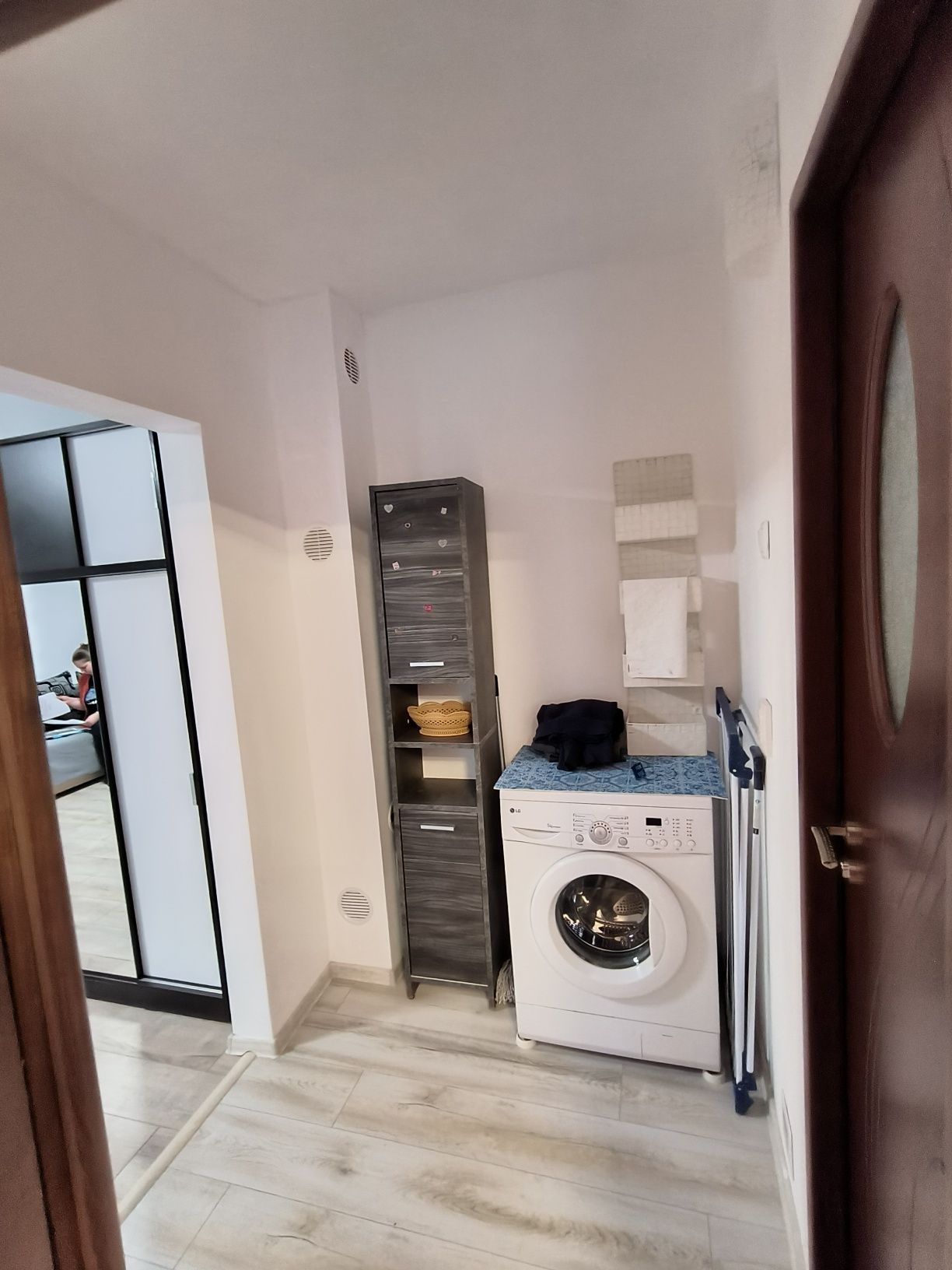 Apart. 2 camere, Slatina 80.000€ negociabil.