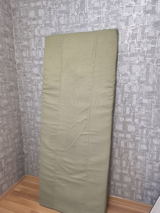 Матрас на деревянной подложке