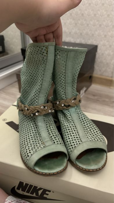 Продам стильную обувь весна-лето