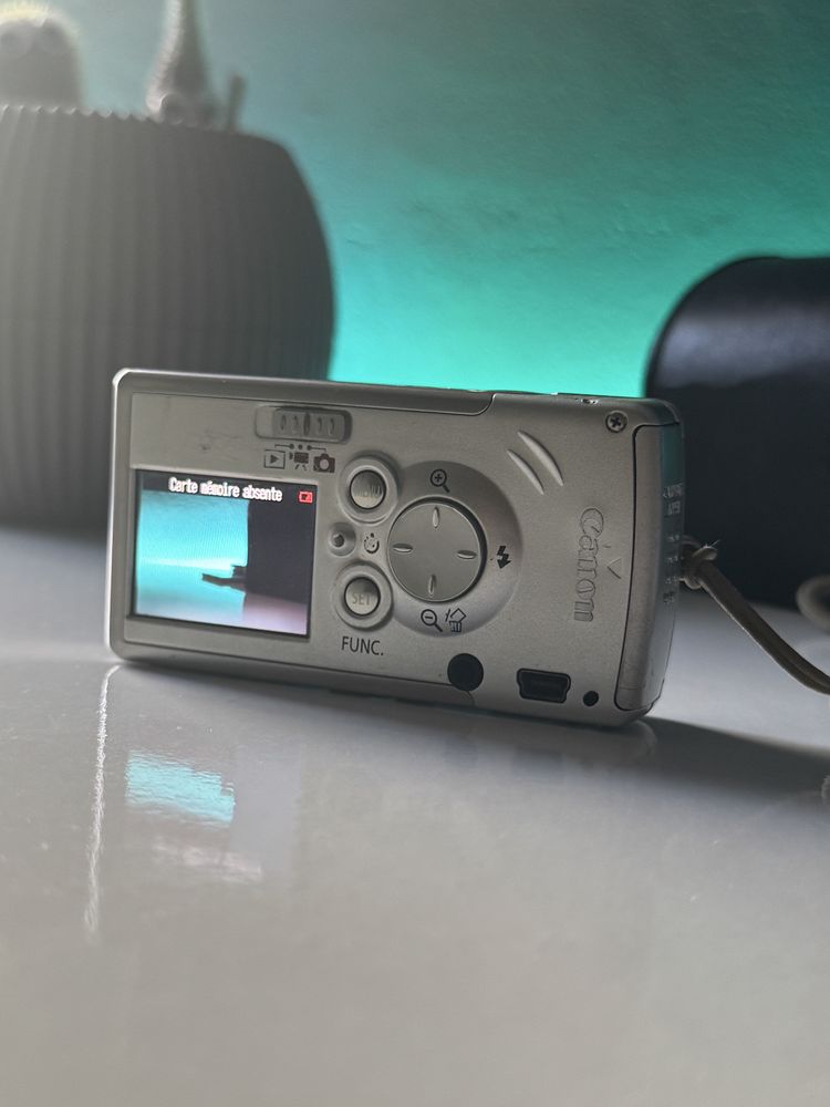 Canon PowerShot SD10 Digital ELPH Фотоапарат