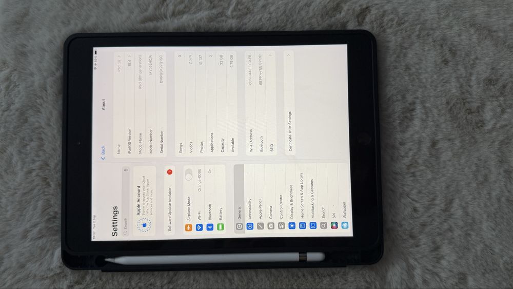 iPad 8 (generatia 8) 10.2 32 Gb wifi 2020 + 2 huse