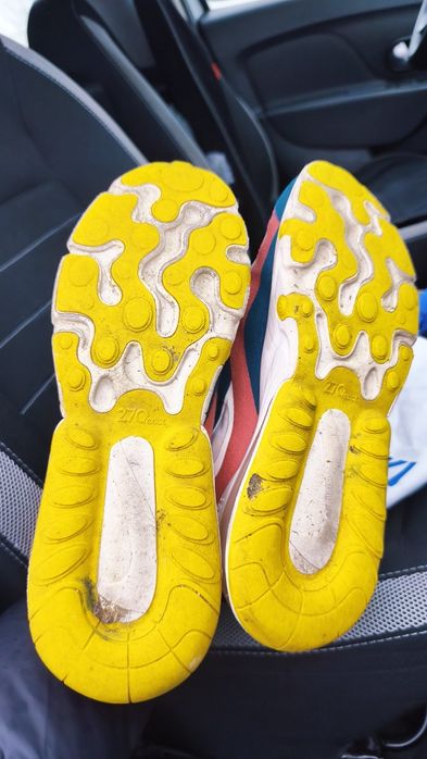 Vand Nike AirMax 270 React