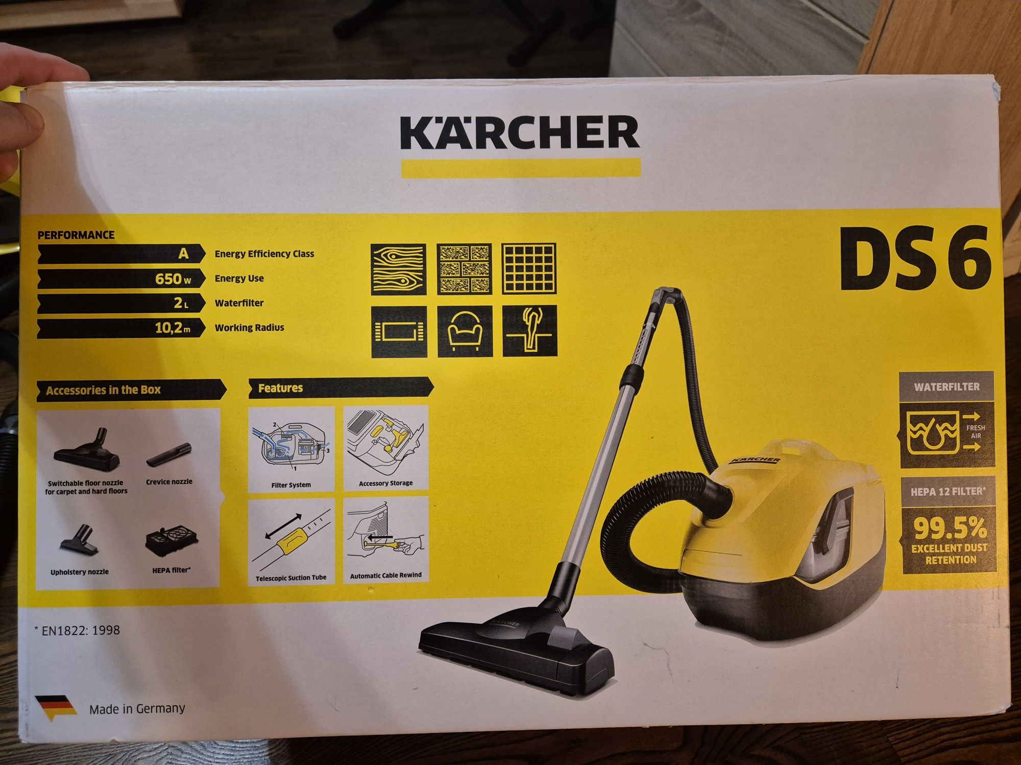Aspirator Karcher DS6 fără sac cu filtrare prin apă
