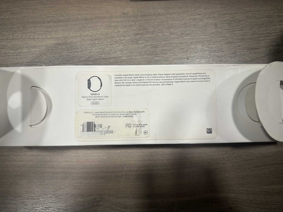 Продам Apple Watch Series 6 44mm Space Gray