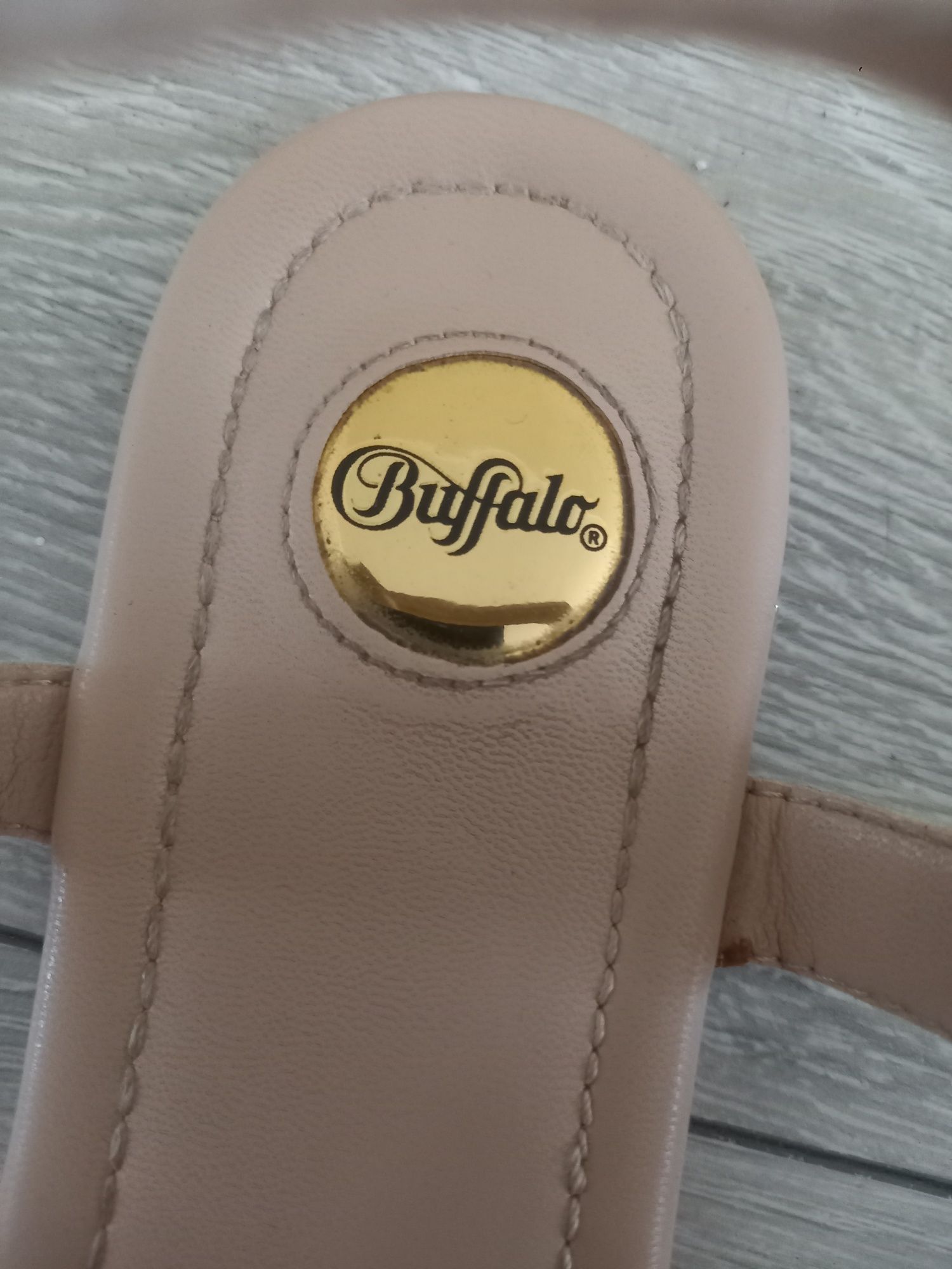Buffalo сандали.