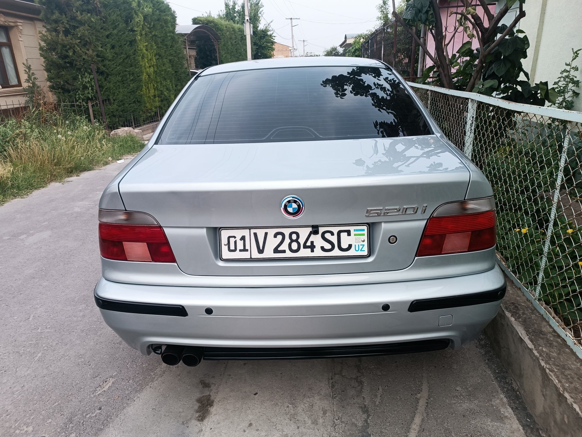 Bmw 520i sotiladi srochna