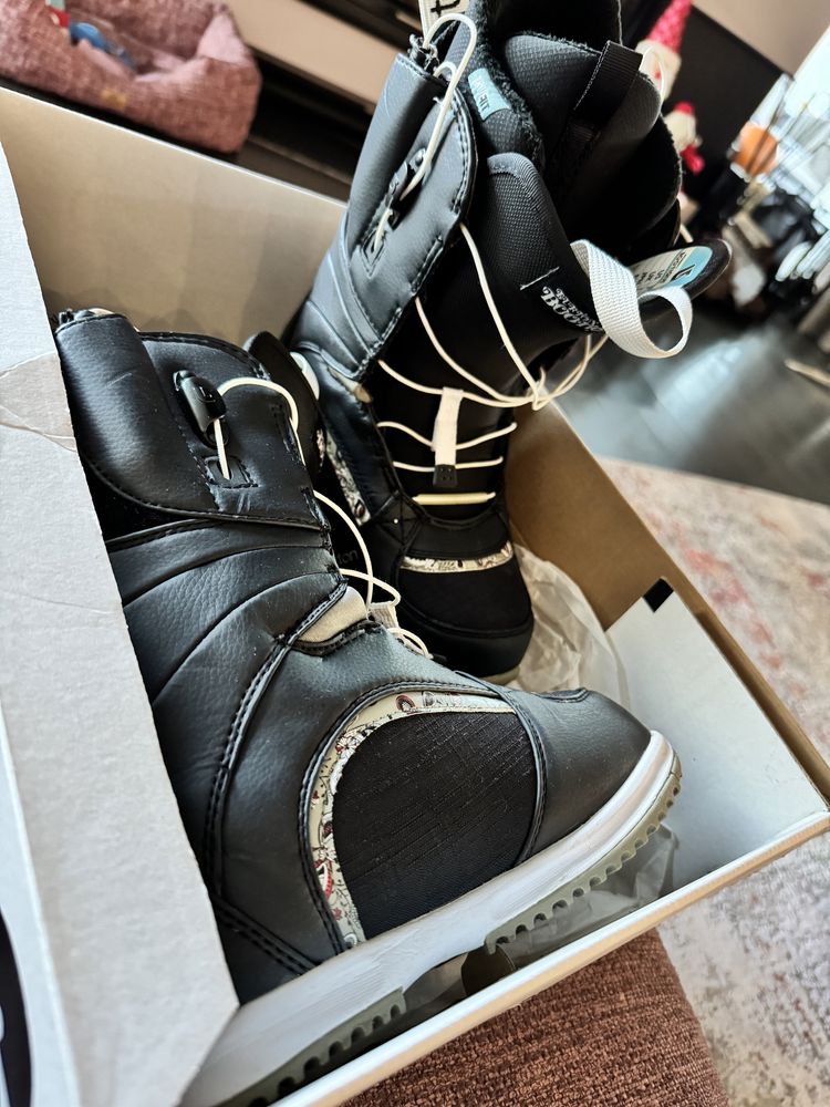 Vând Boots Burton snowboard