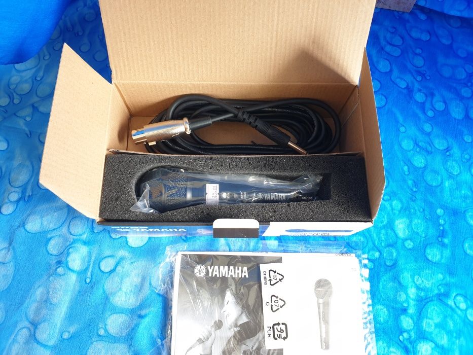 Микрофон, Професионален микрофон Yamaha с кабел