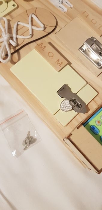 Нов      бизиборд