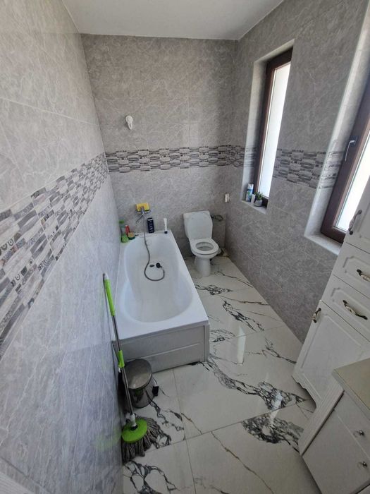 Inchiriez CASA tip vila loc. BERCENI, ILFOV