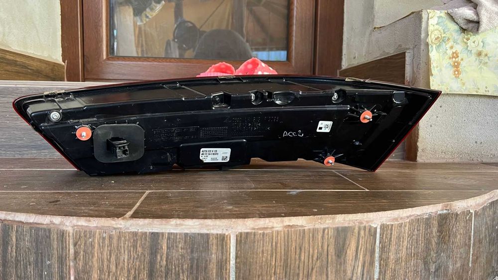 Stop spate / Tripla spate dreapta AUDI Q7 4m 2016-2020 Noua 4m0495094e