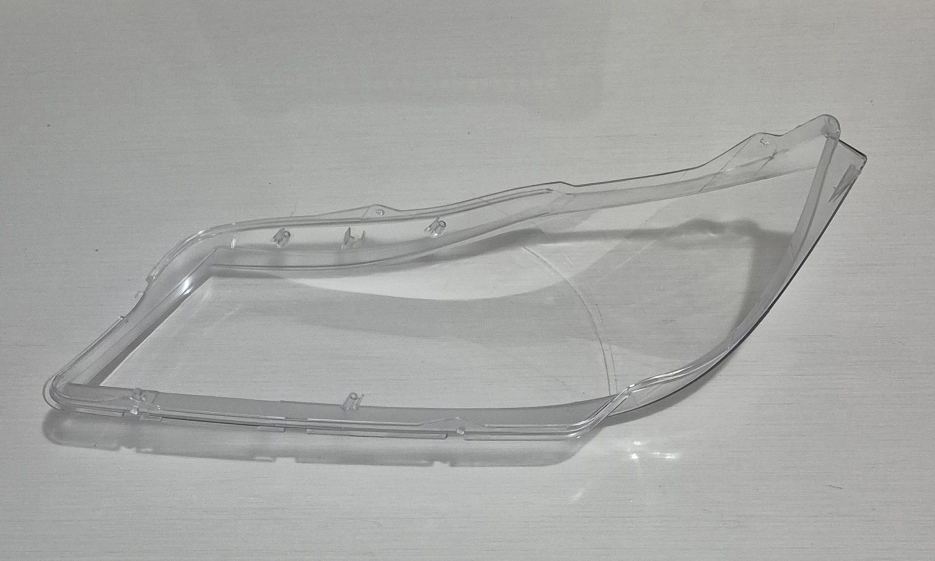Капак ( стъкло ) за десен фар bmw e90/e91 ( преди facelift )