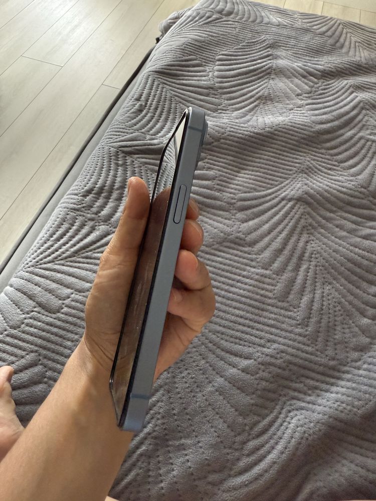 Продам iPhone 14