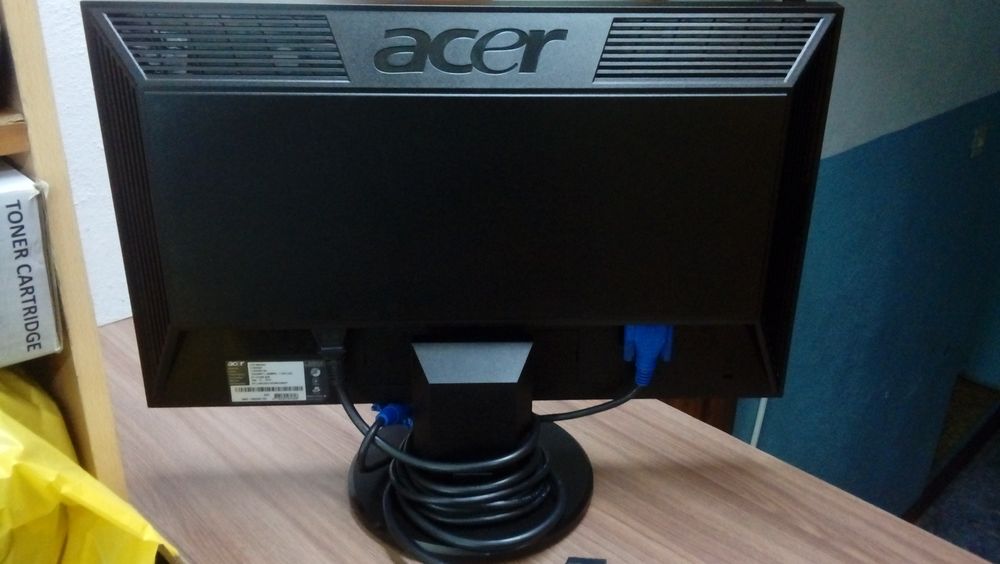 Монитор ACER V193HQV (19 диагональ)