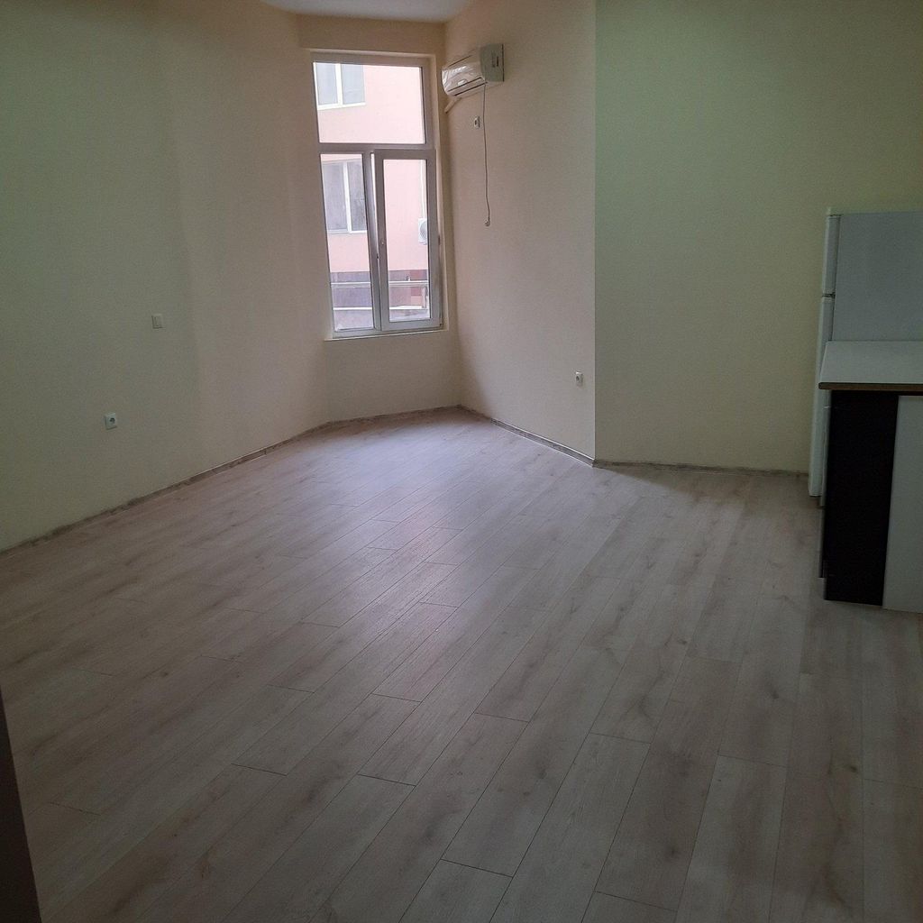 Дава се под наем Офис в Бургас, Славейков - 35 кв.м за 229.5 € - Снимка #1