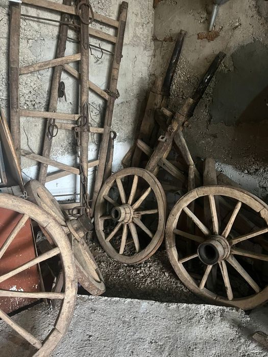 Car antic păstrat din vremea bunicilor