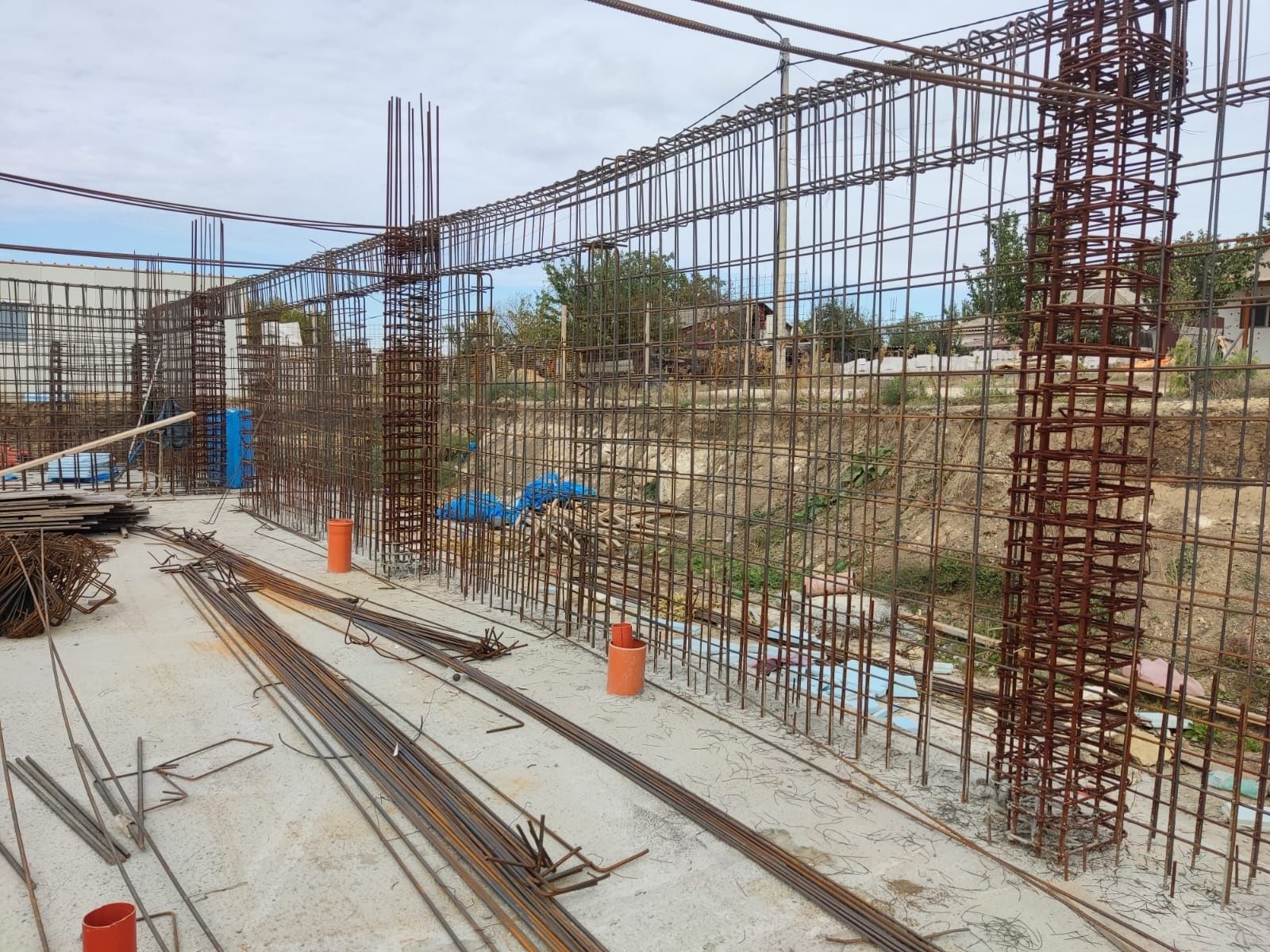 Societate de construcții executam case și blocuri