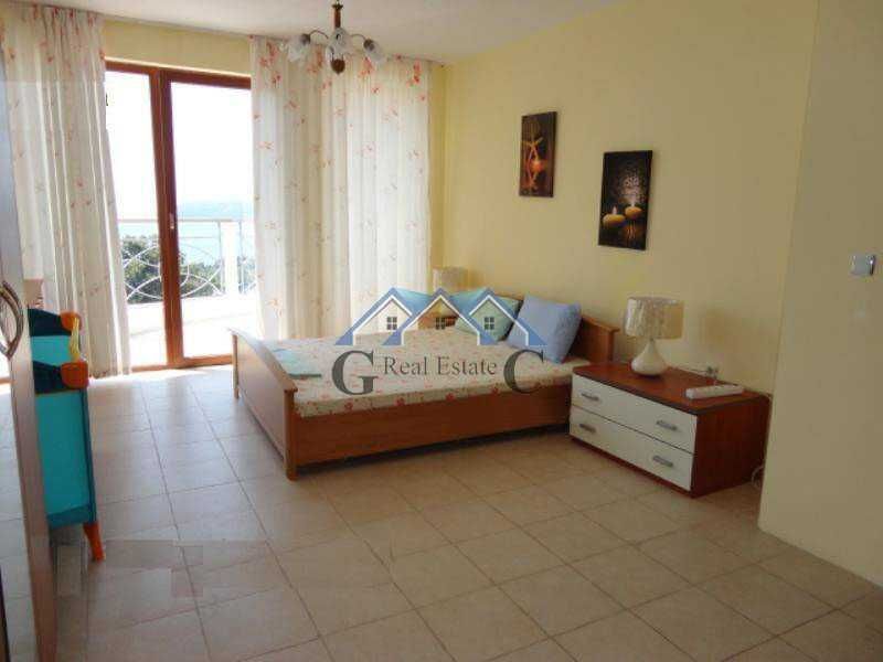 Дава се под наем Къща в Варна, Бриз - 200 кв.м за 1300 € - Снимка #13