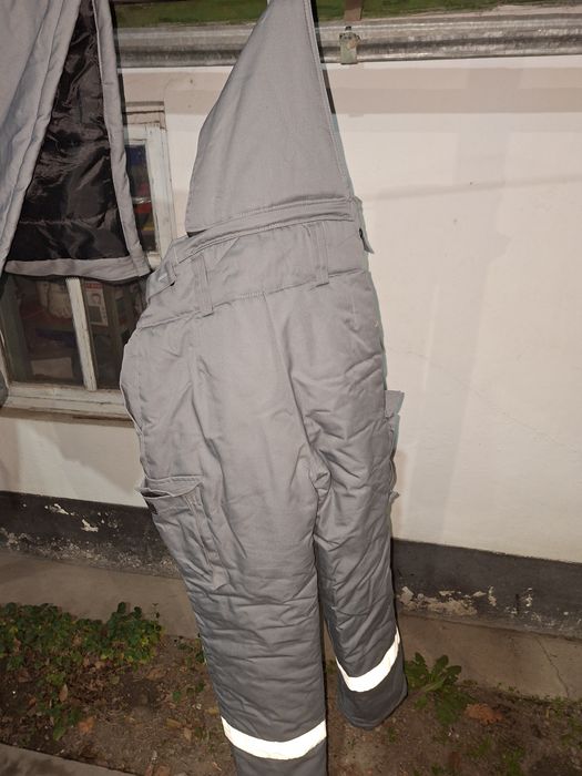 Продам зимнюю спец одежду