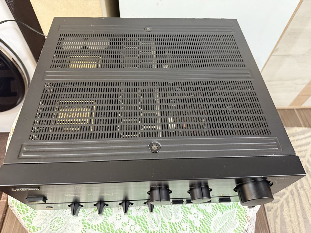Pioneer A-757 Качествен стерео усилвател