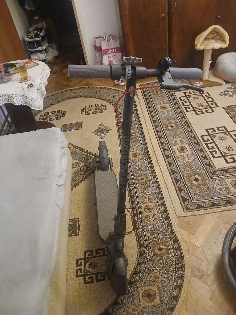 Trotineta electrica Xiaomi 4 lite