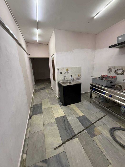 Коммерческое помещение на Карасу-1 в доль дороги 88м2+подвал Парковка