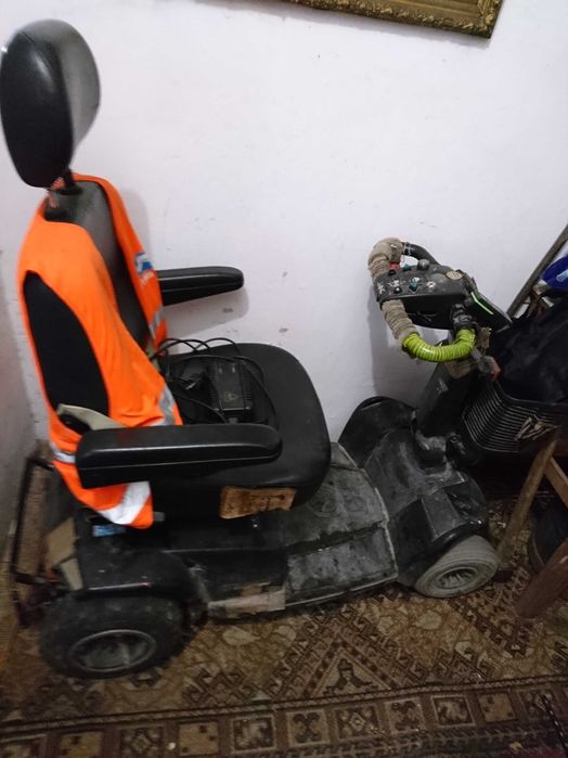 Scuter electric Model Celebrity X Sport pentru persoane cu handicap