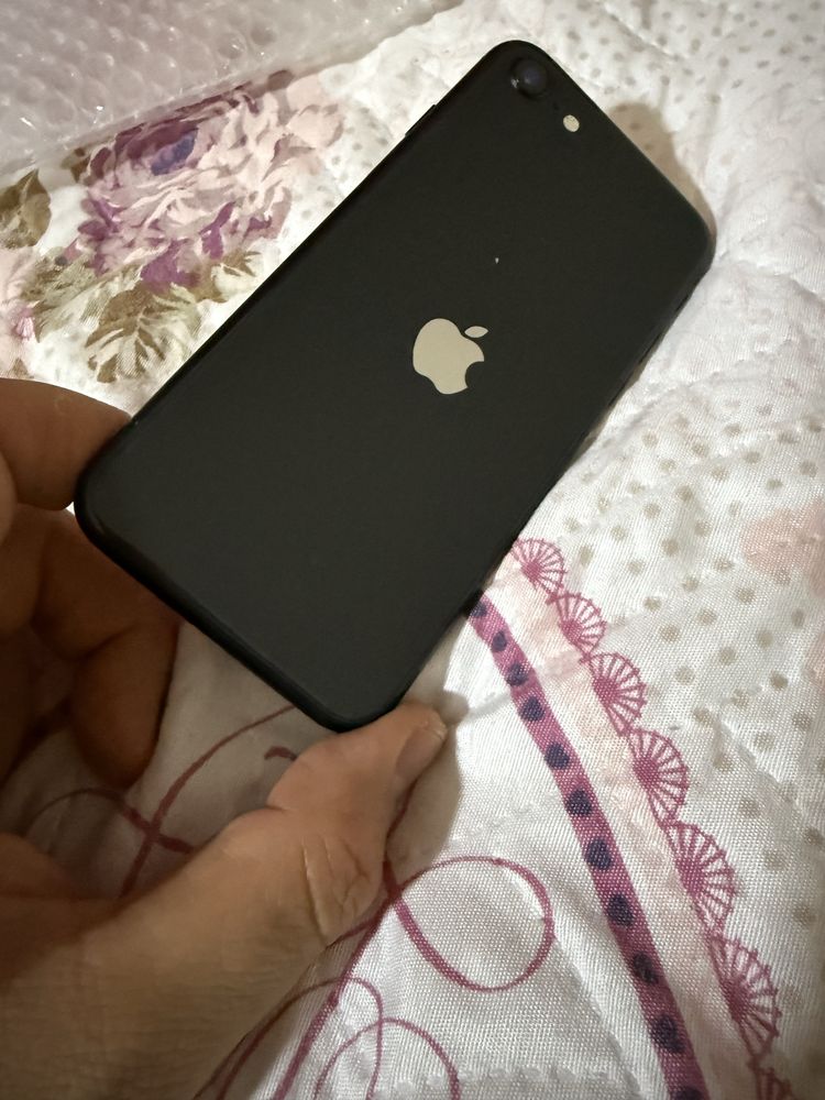 iPhone SE2 заключен
