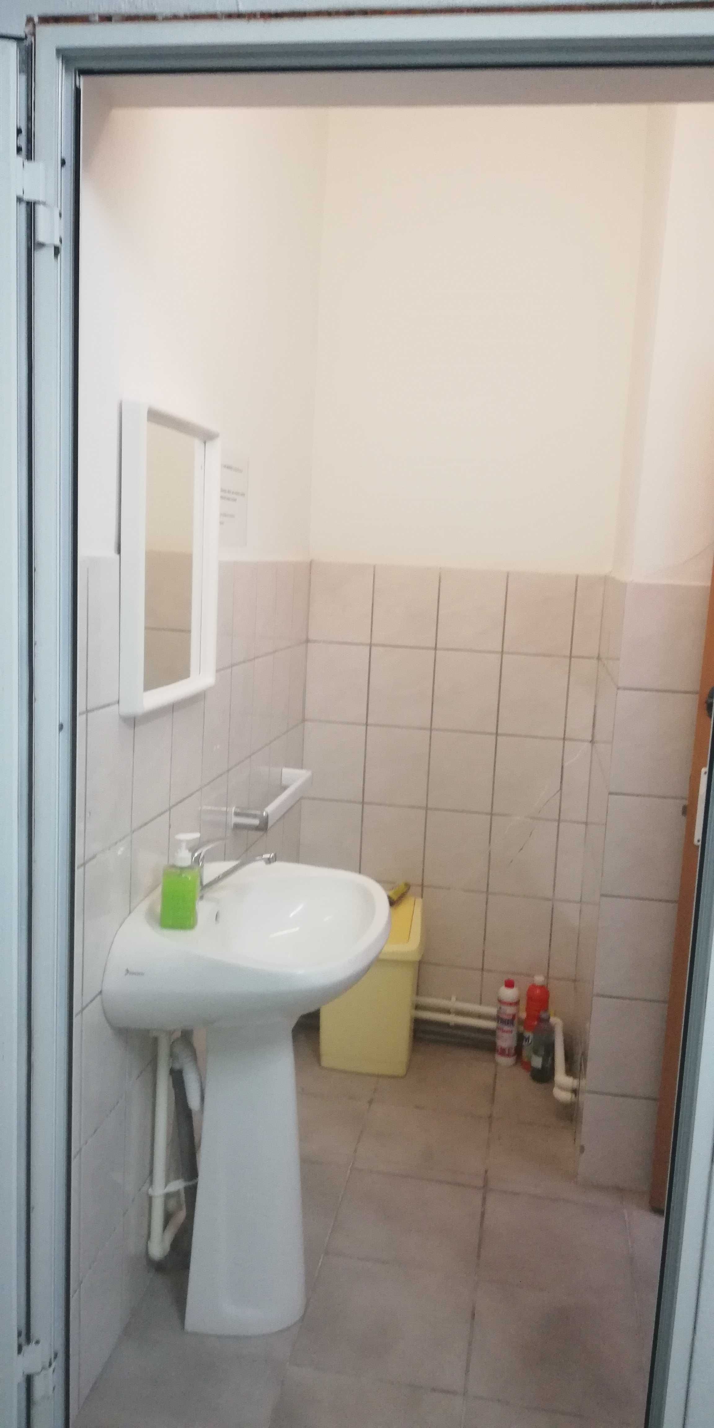 Inchiriere 3,55 eur/mp hala industriala / depozit 450 mp Bucov Prahova