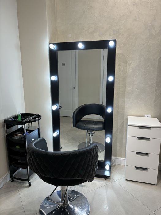 Сдам кресла в салоне красоты для хэйр стилистов