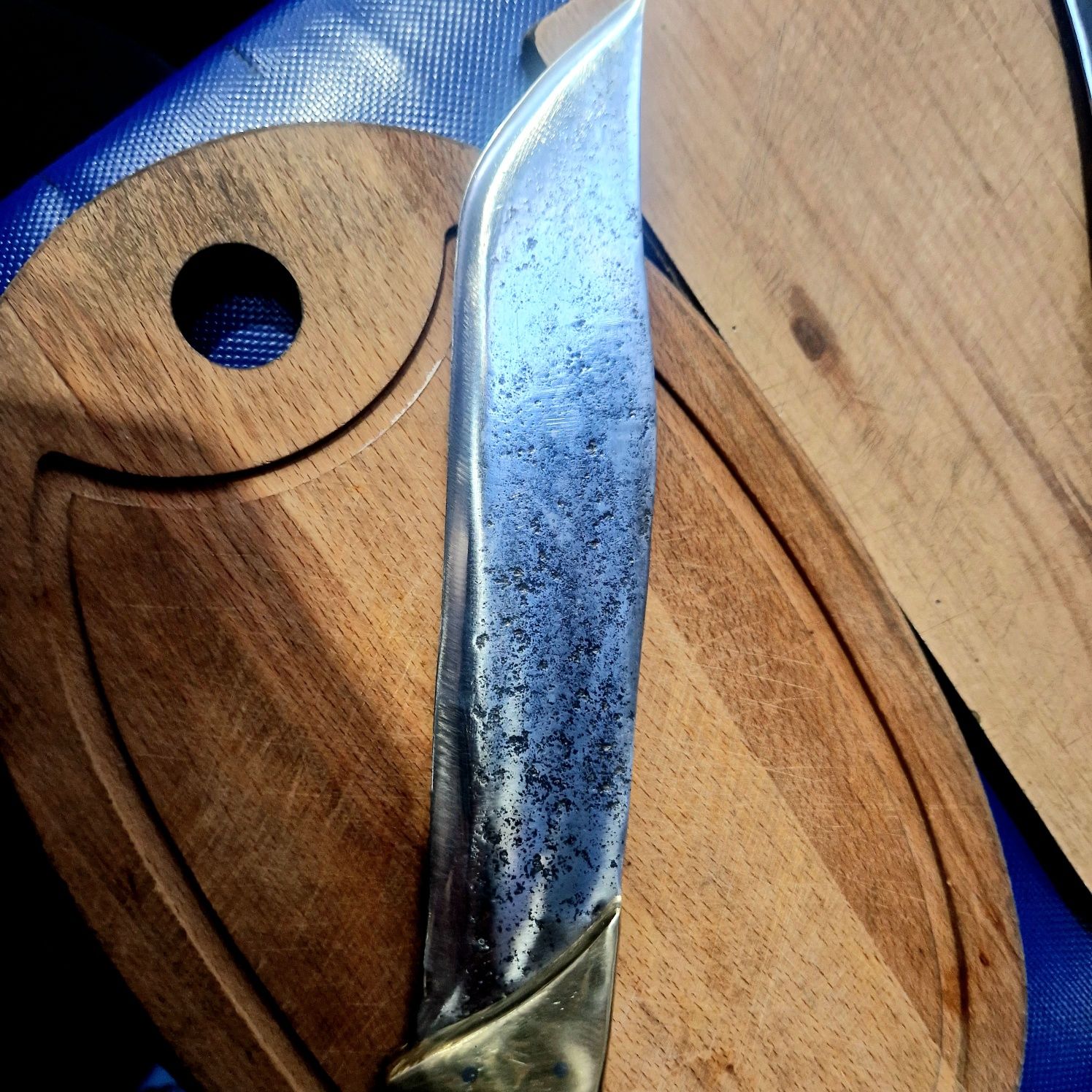 Ръчно кован нож от диамантен диск