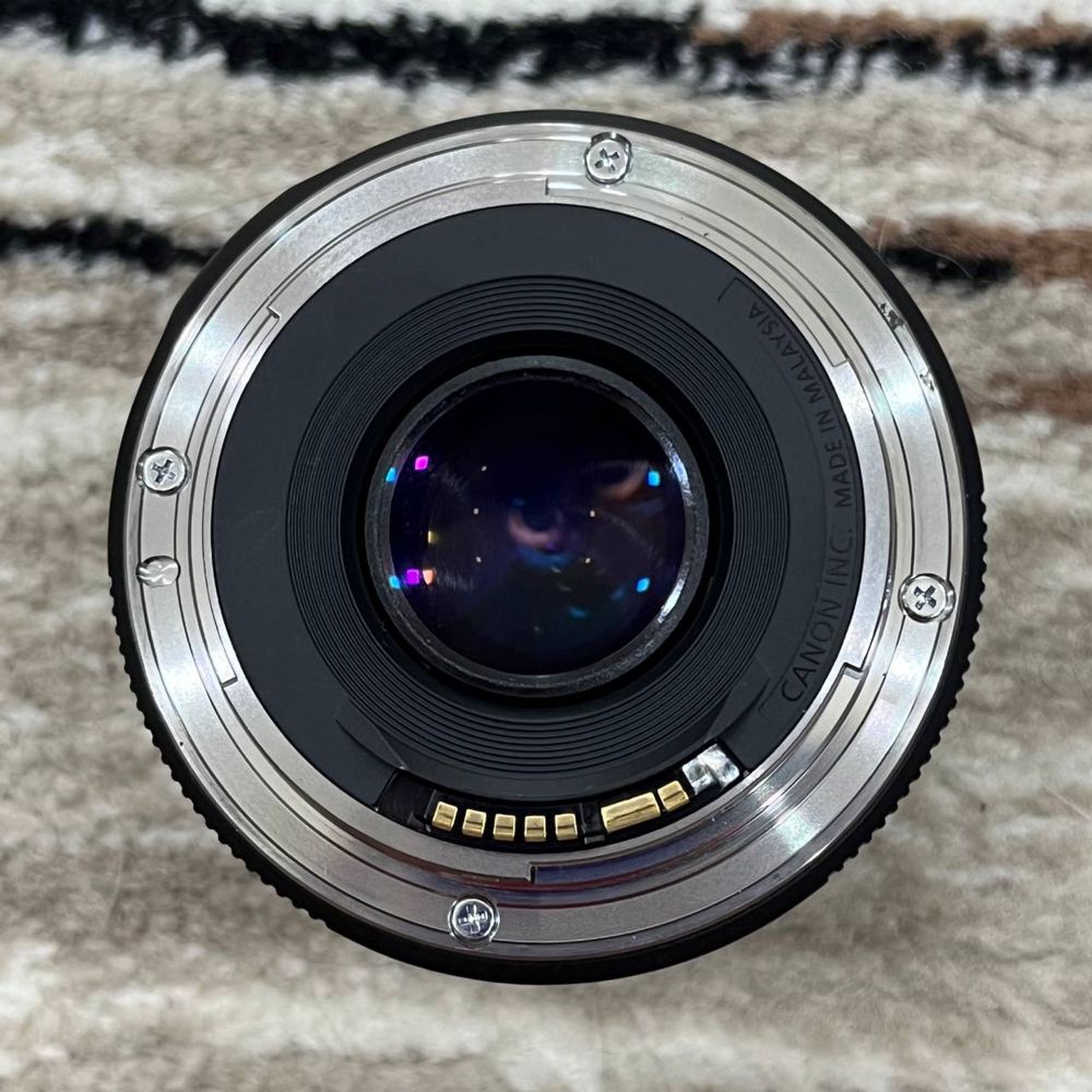 Canon Eos 2000D va 50mm 1.8