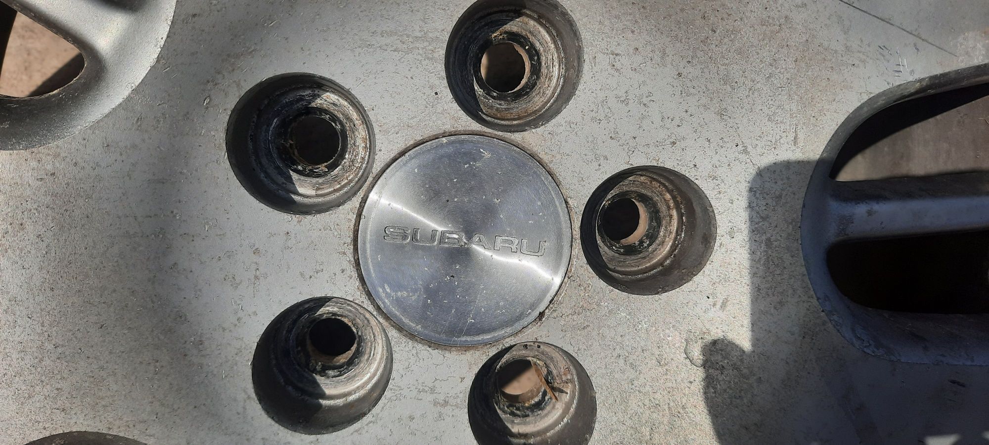Продам  диский  на  SUBARU  R16