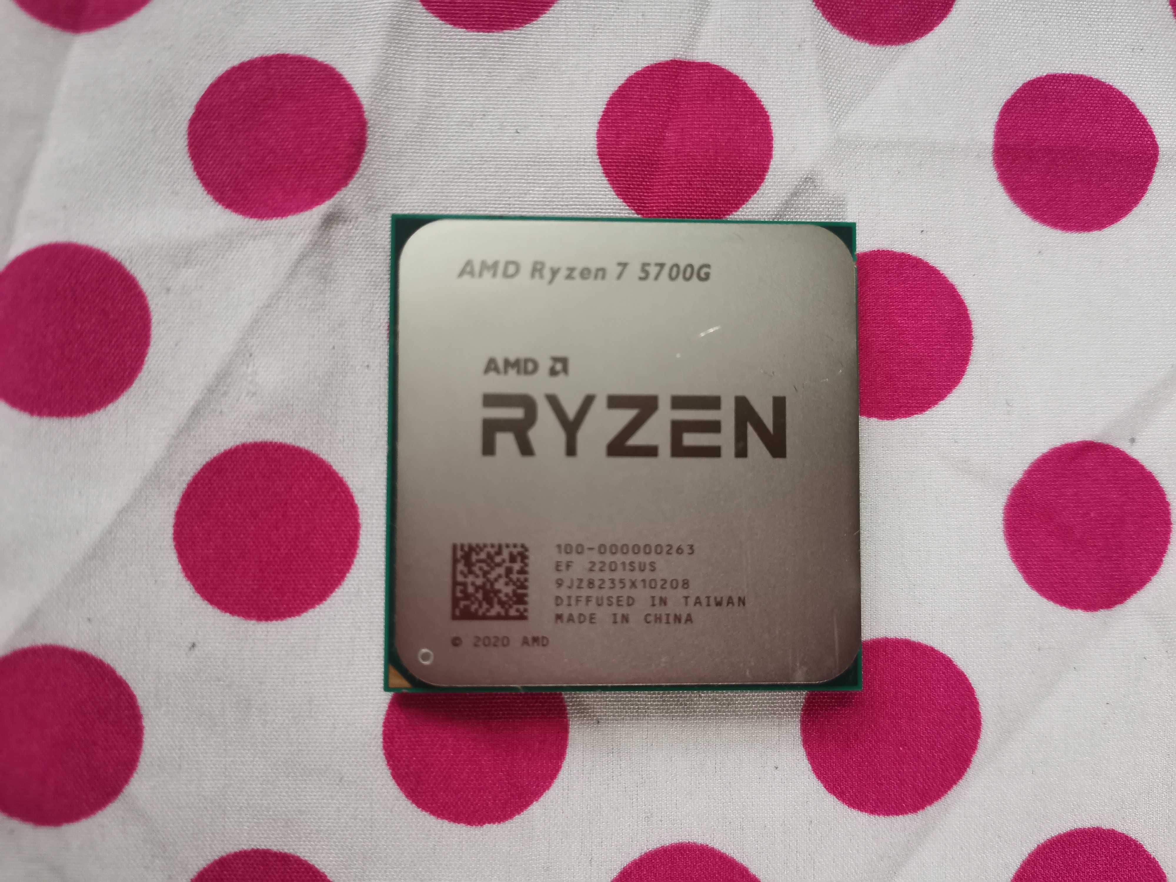 Procesor AMD Ryzen 7 5700G 3.8GHz, socket AM4.